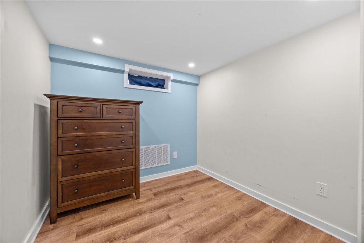 1515 E 55TH Street