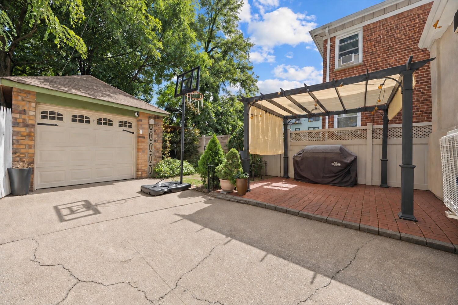 1515 E 55TH Street