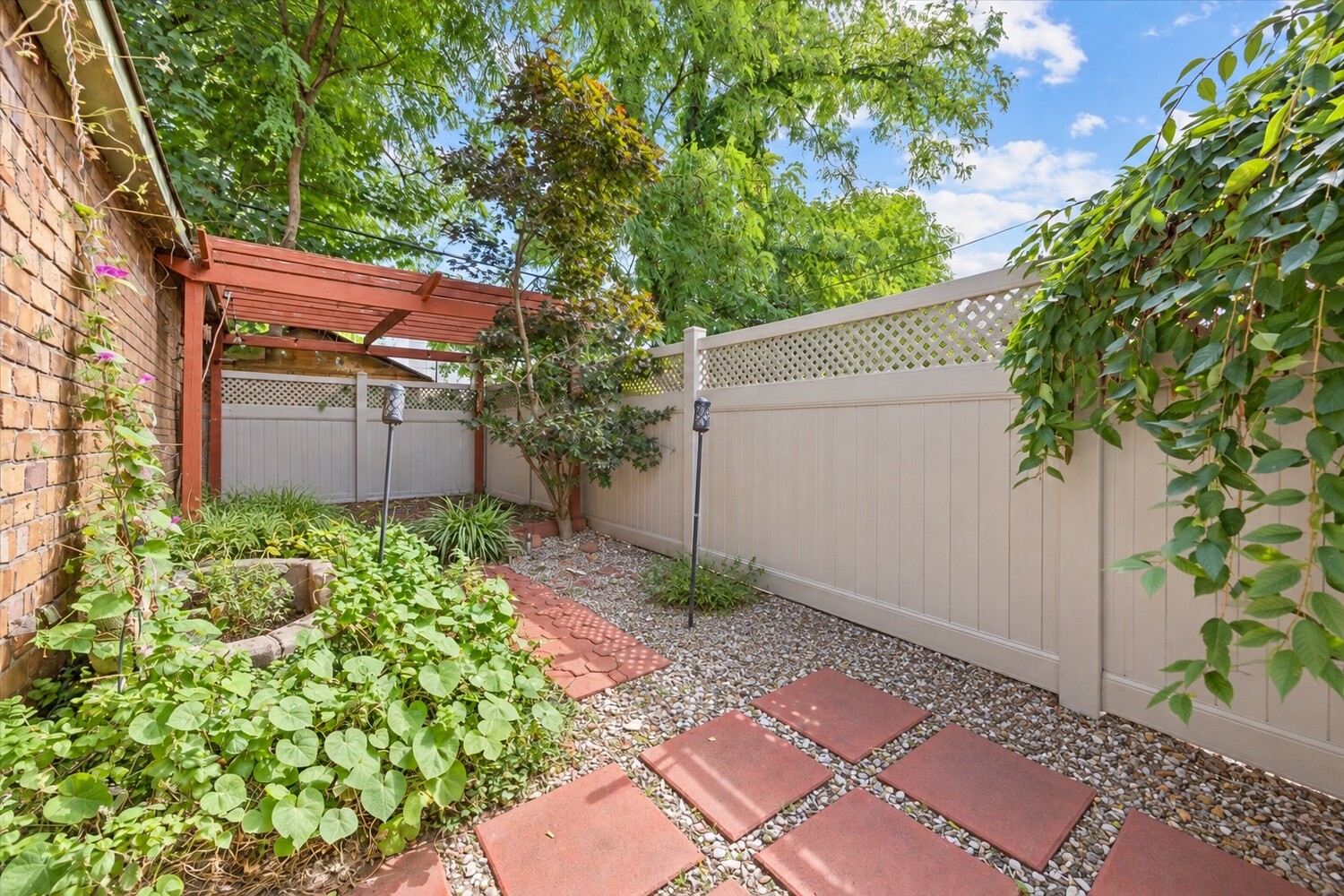 1515 E 55TH Street
