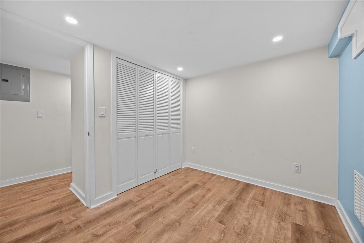 1515 E 55TH Street