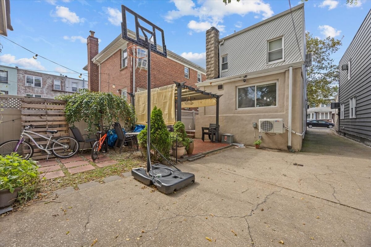 1515 E 55TH Street