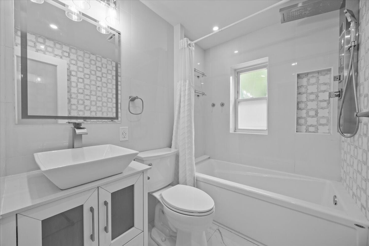 1515 E 55TH Street