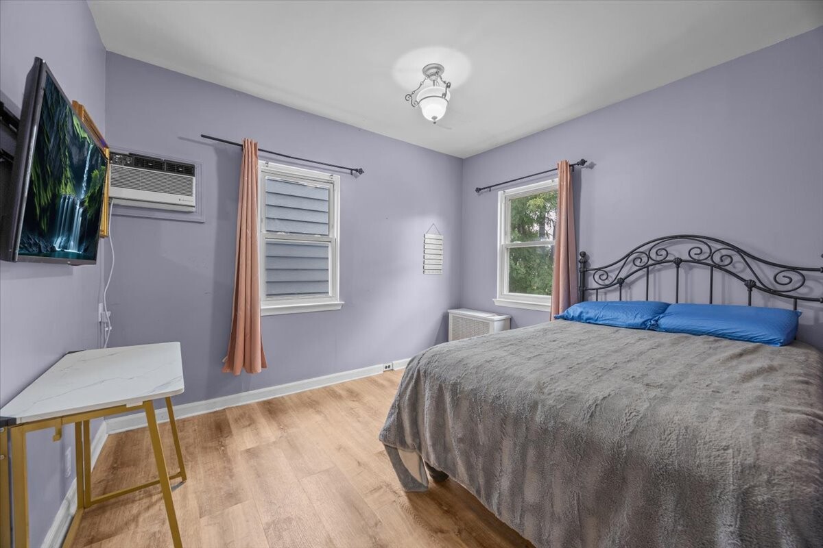 1515 E 55TH Street