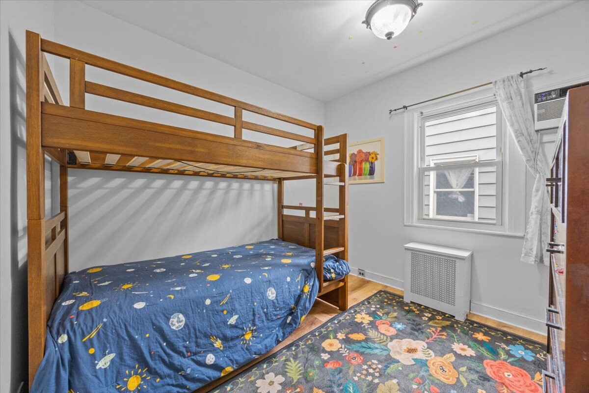 1515 E 55TH Street