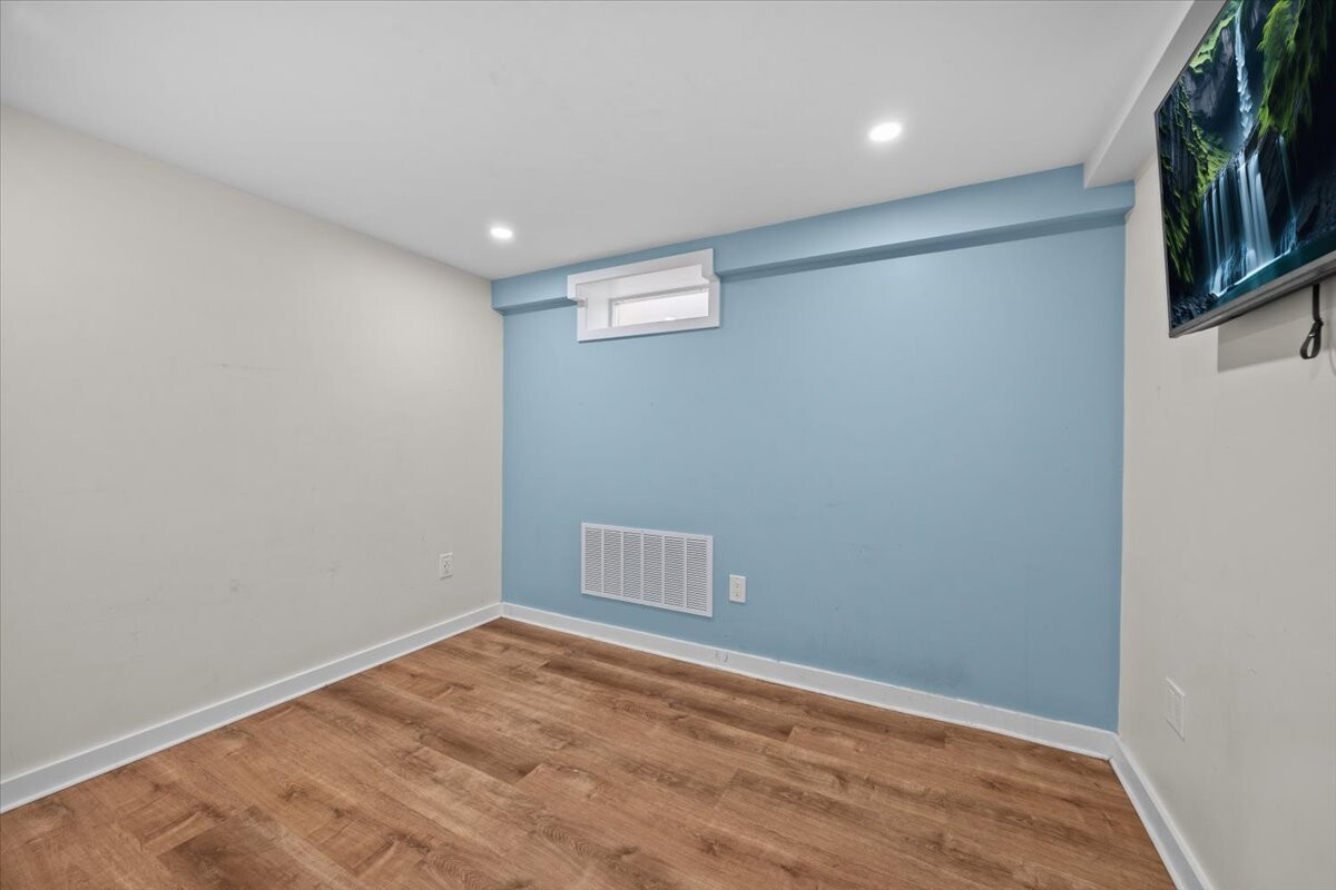 1515 E 55TH Street