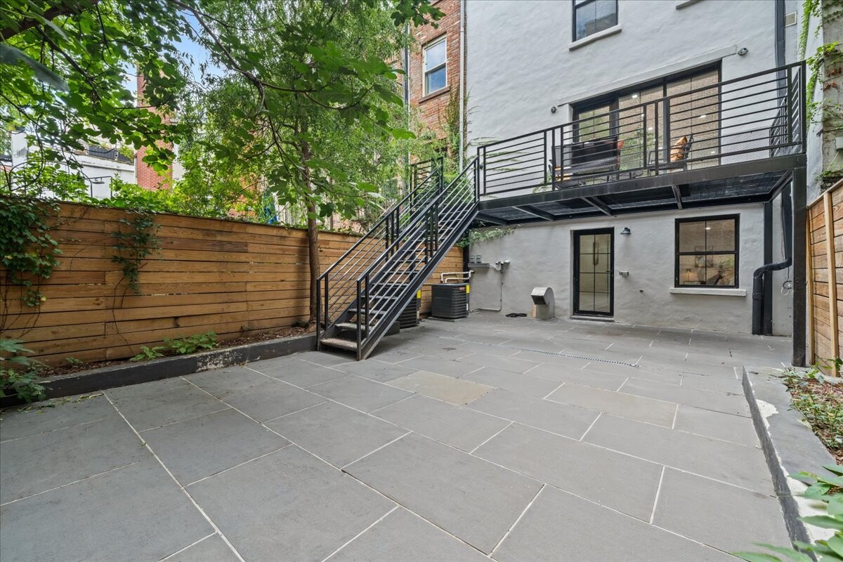 131 KANE Street