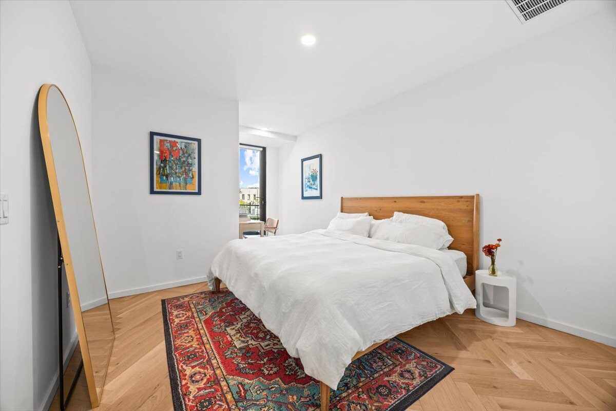 805 WASHINGTON Avenue 4B