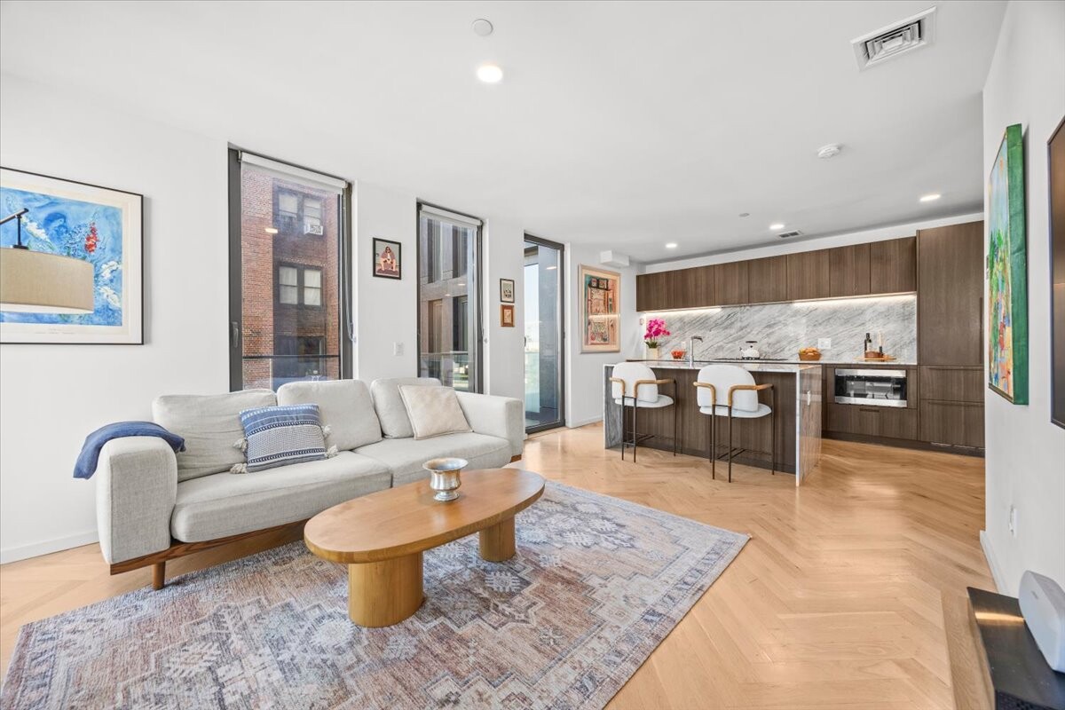 805 WASHINGTON Avenue 4B