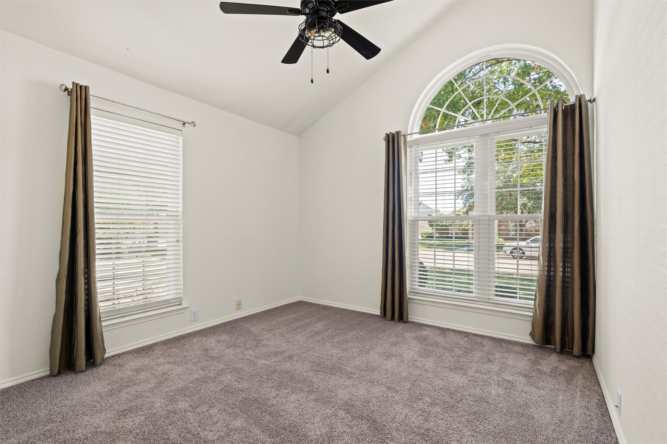 2807 Saint Charles Drive