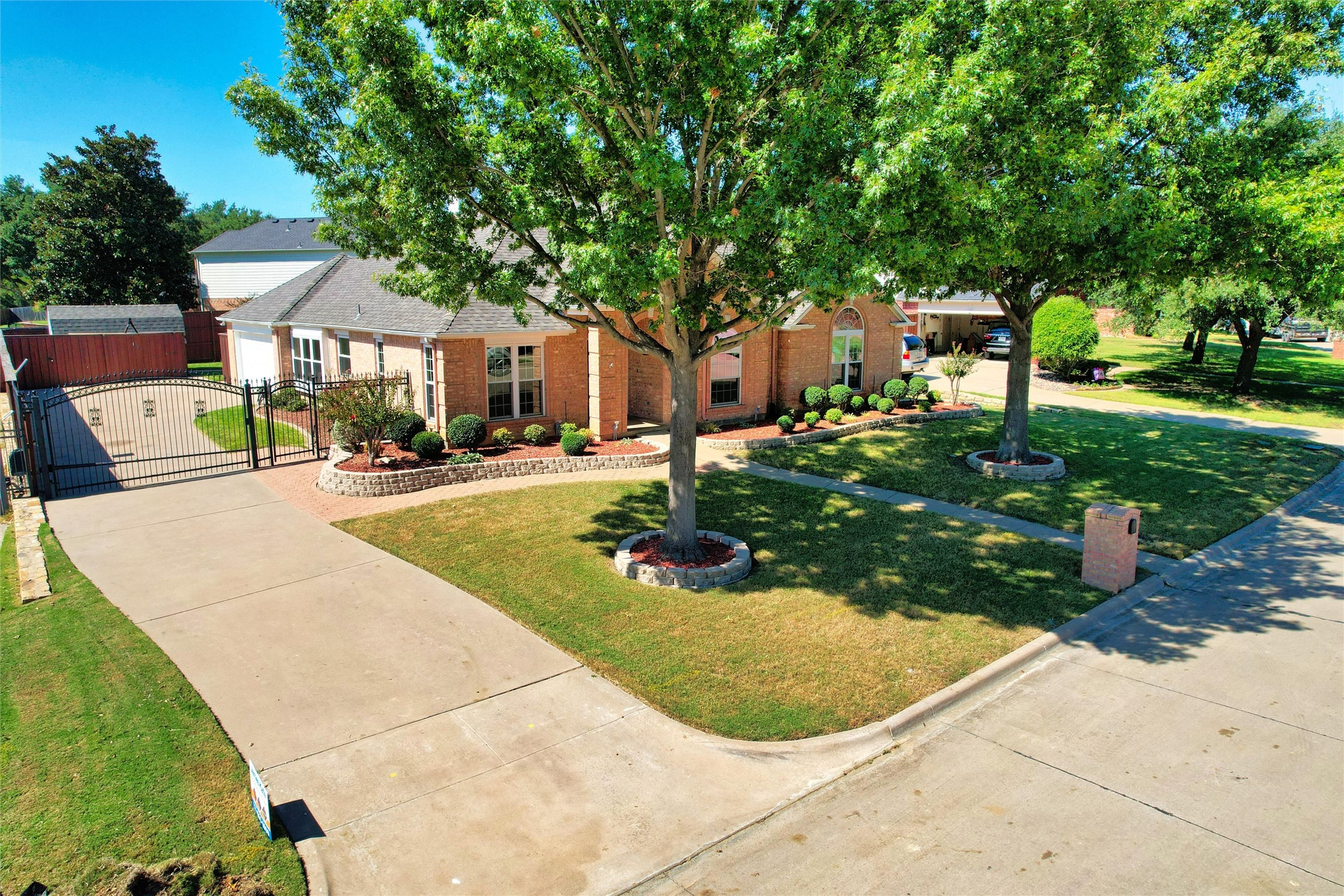 2807 Saint Charles Drive