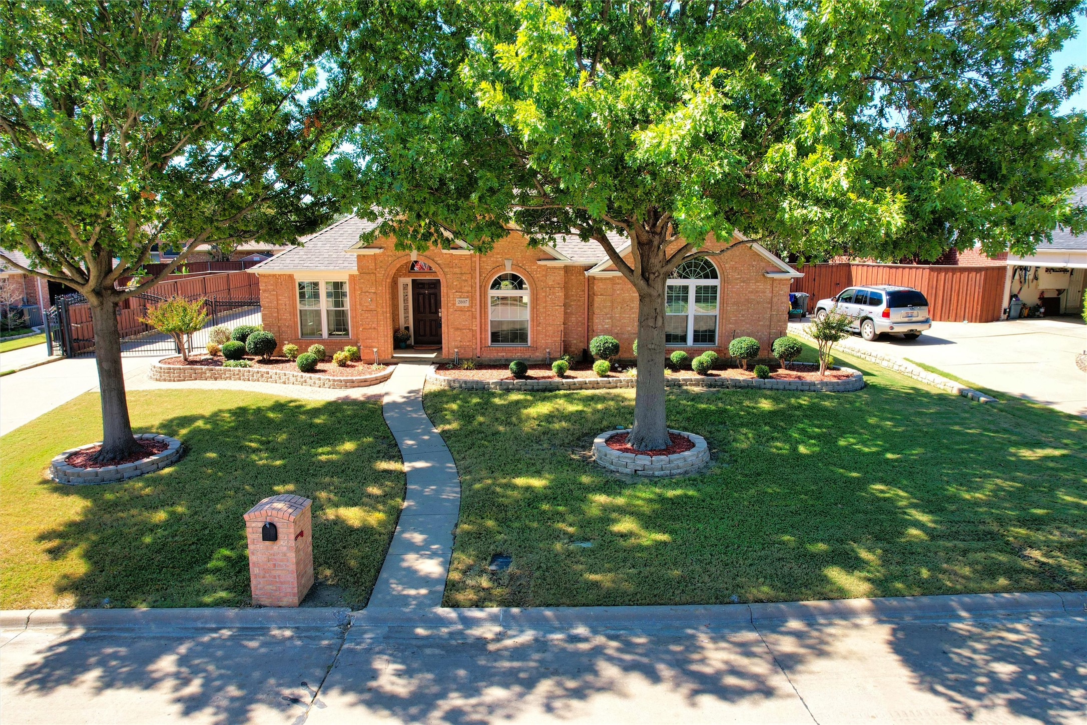 2807 Saint Charles Drive
