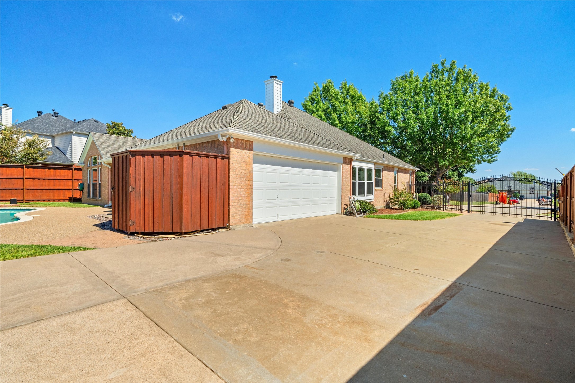2807 Saint Charles Drive