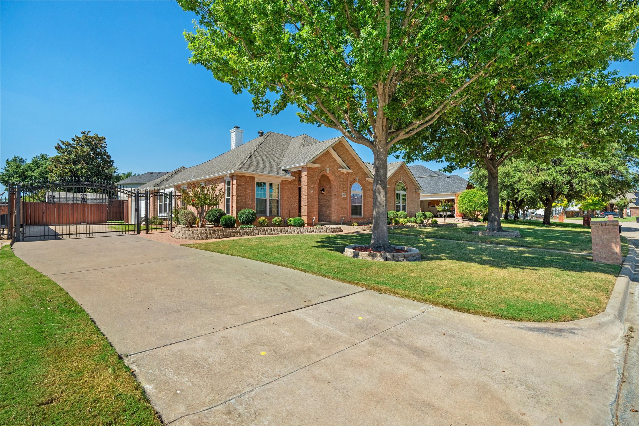 2807 Saint Charles Drive
