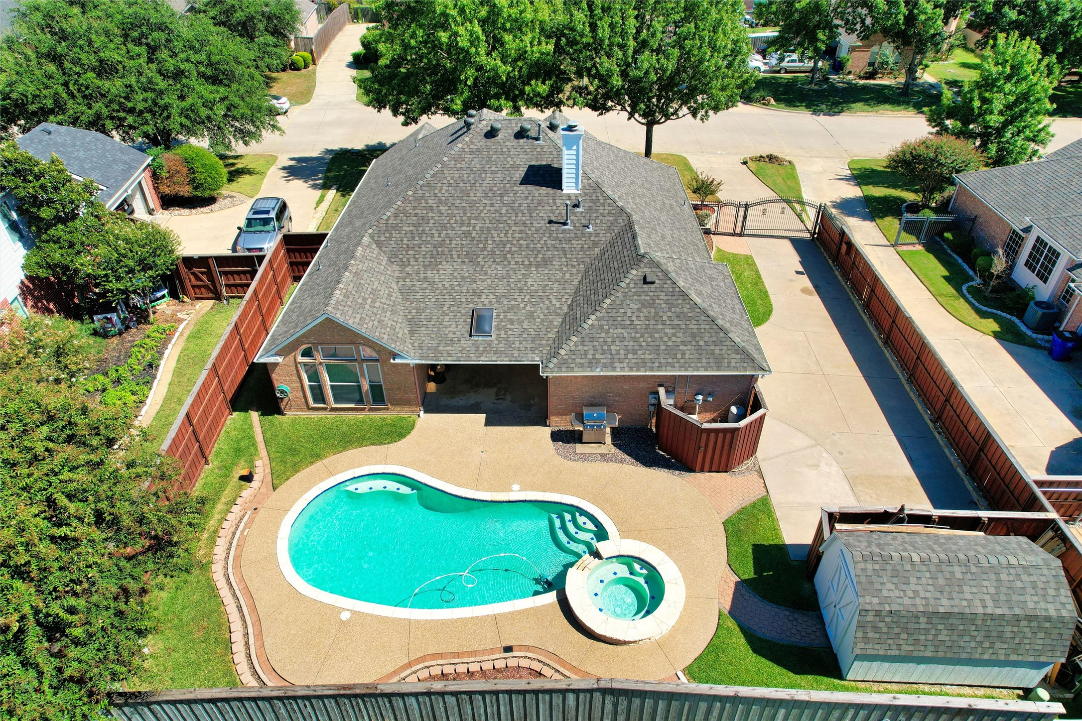 2807 Saint Charles Drive