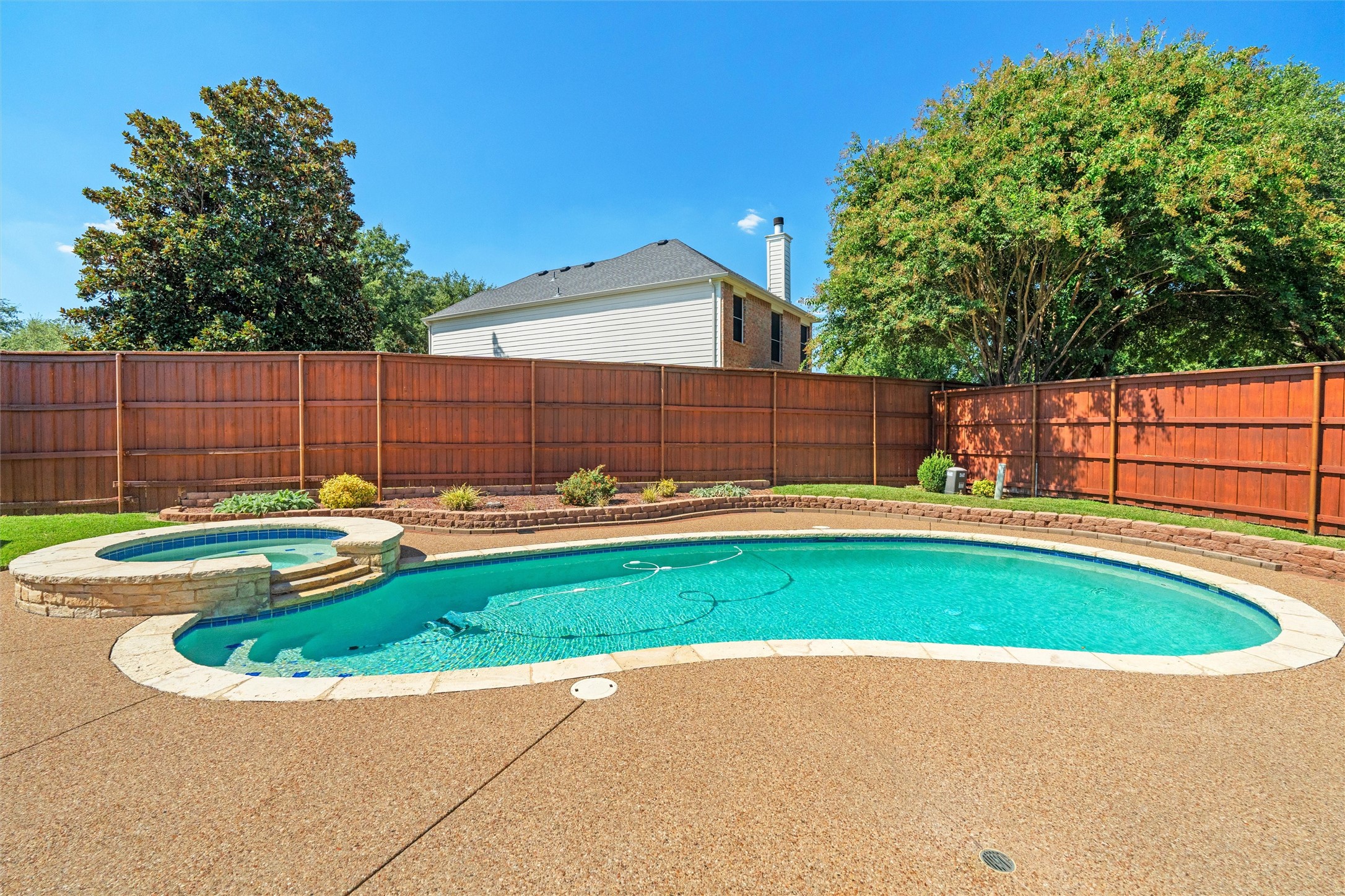 2807 Saint Charles Drive