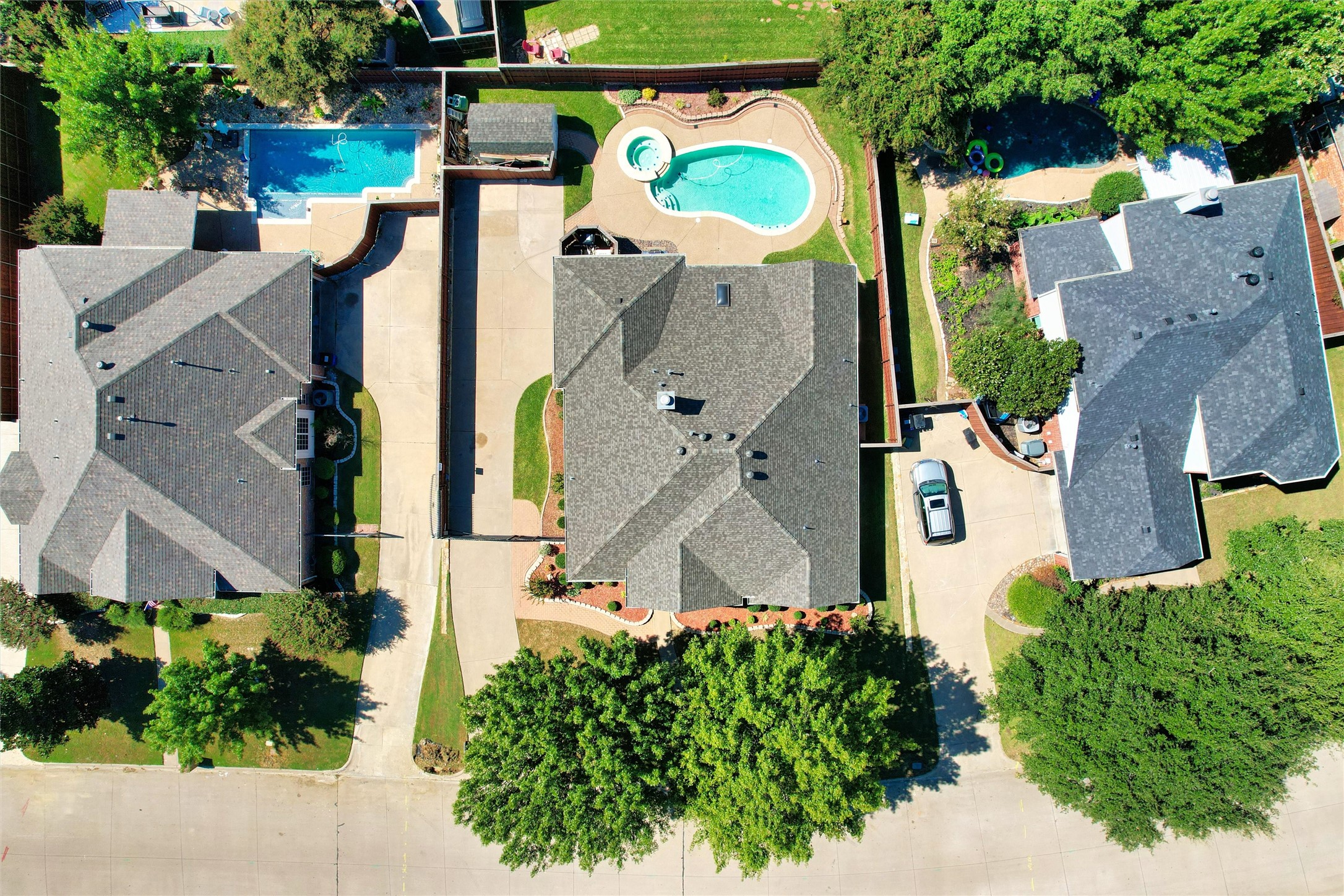 2807 Saint Charles Drive