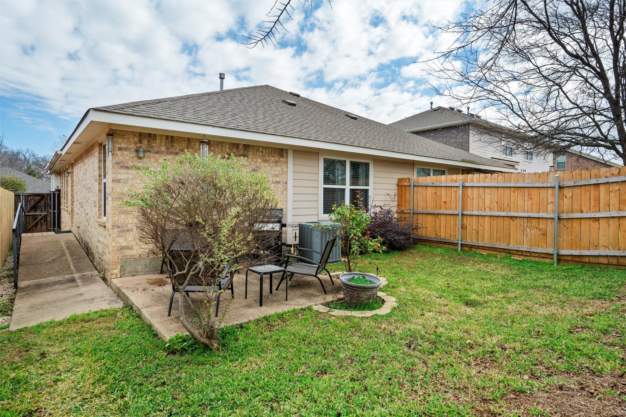 1427 Ravenwood Drive