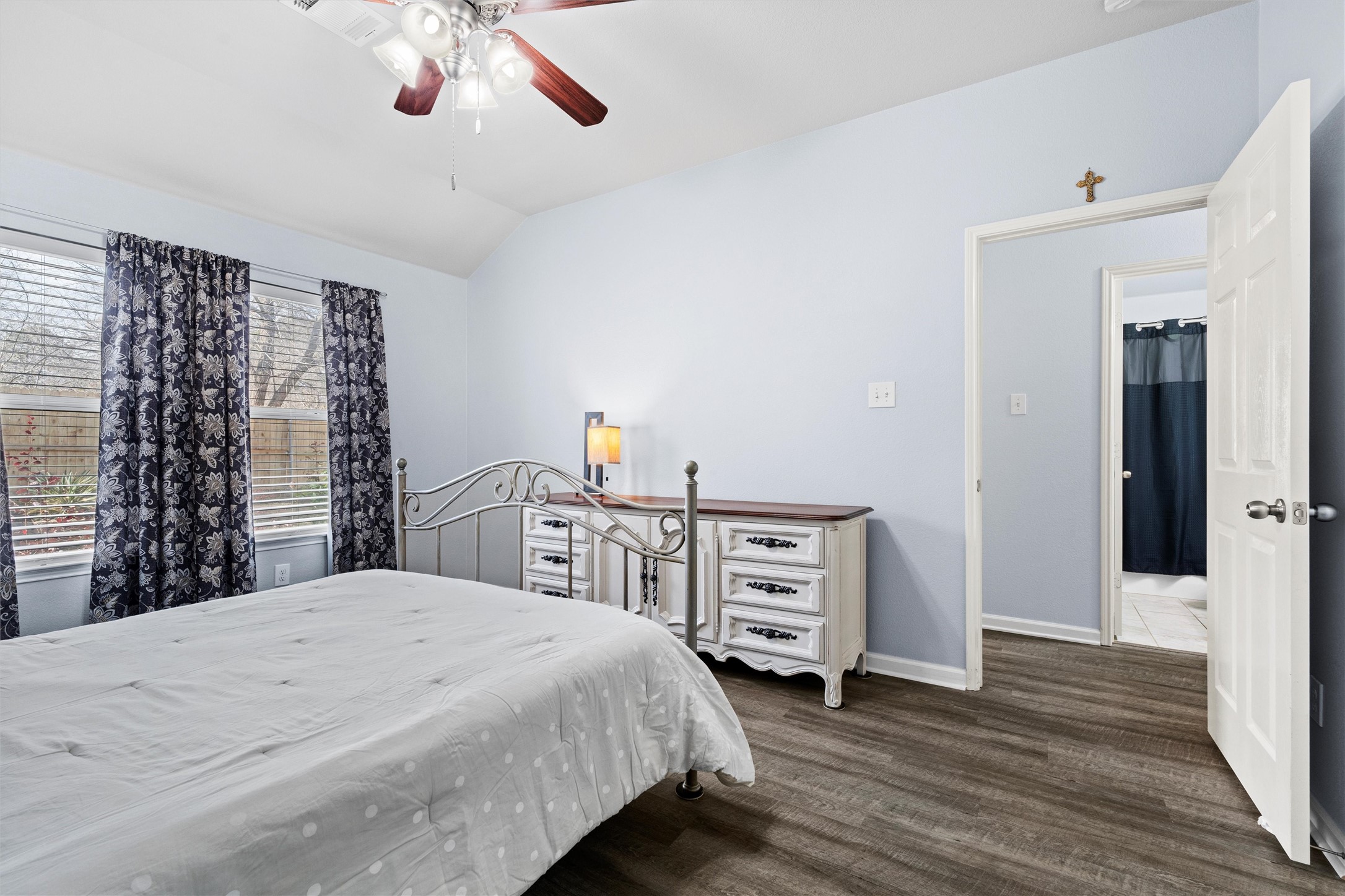 1427 Ravenwood Drive