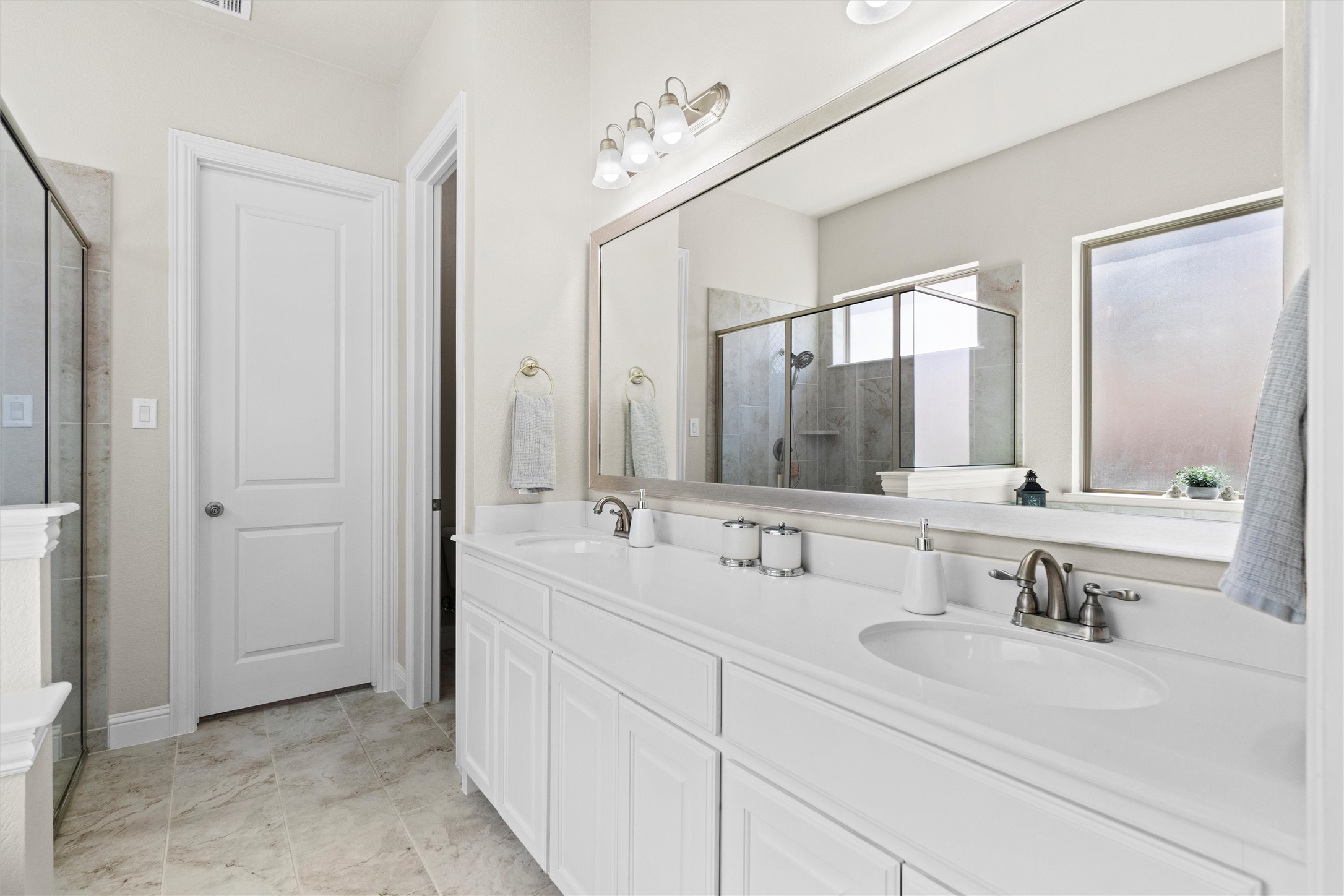 2710 Ridgeoak Trail