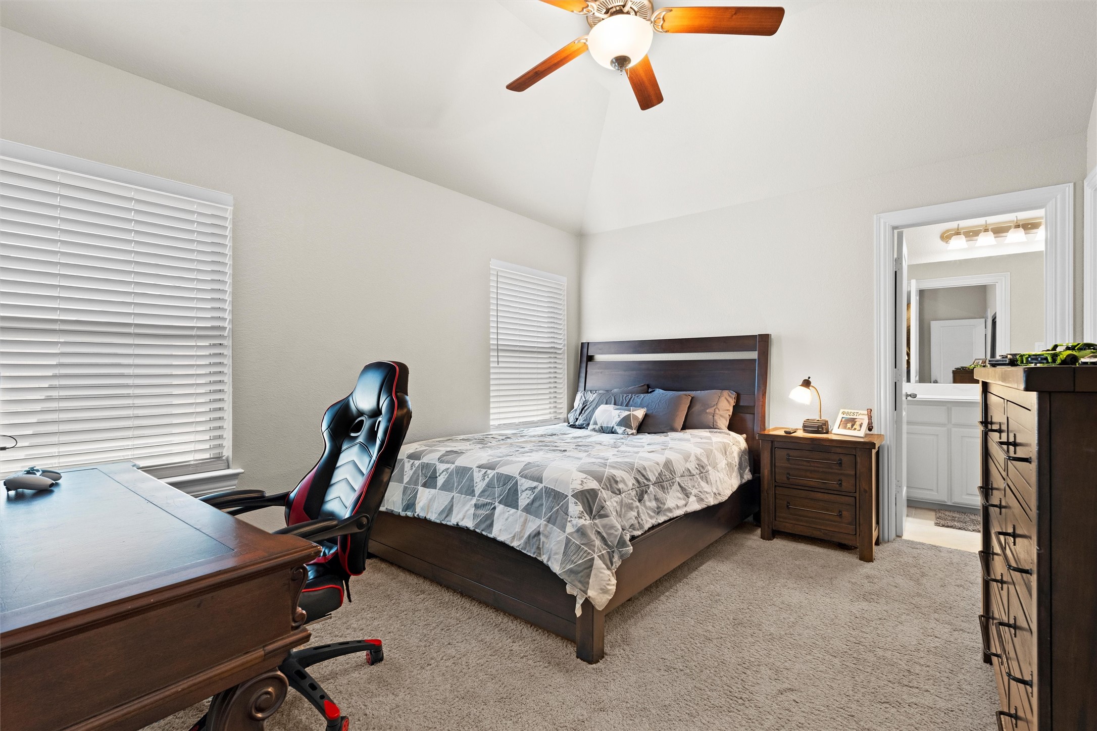 2710 Ridgeoak Trail