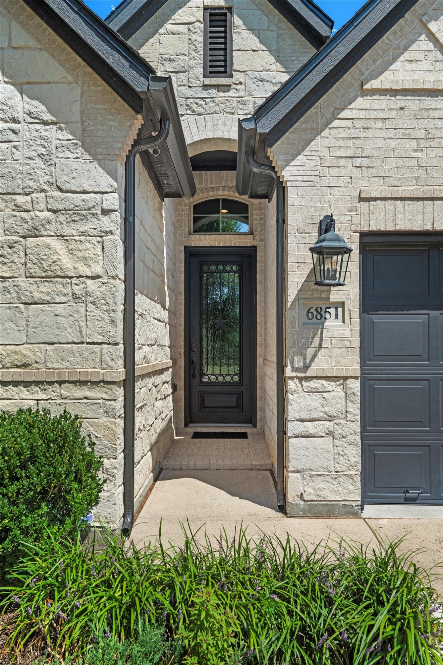 6851 Molina