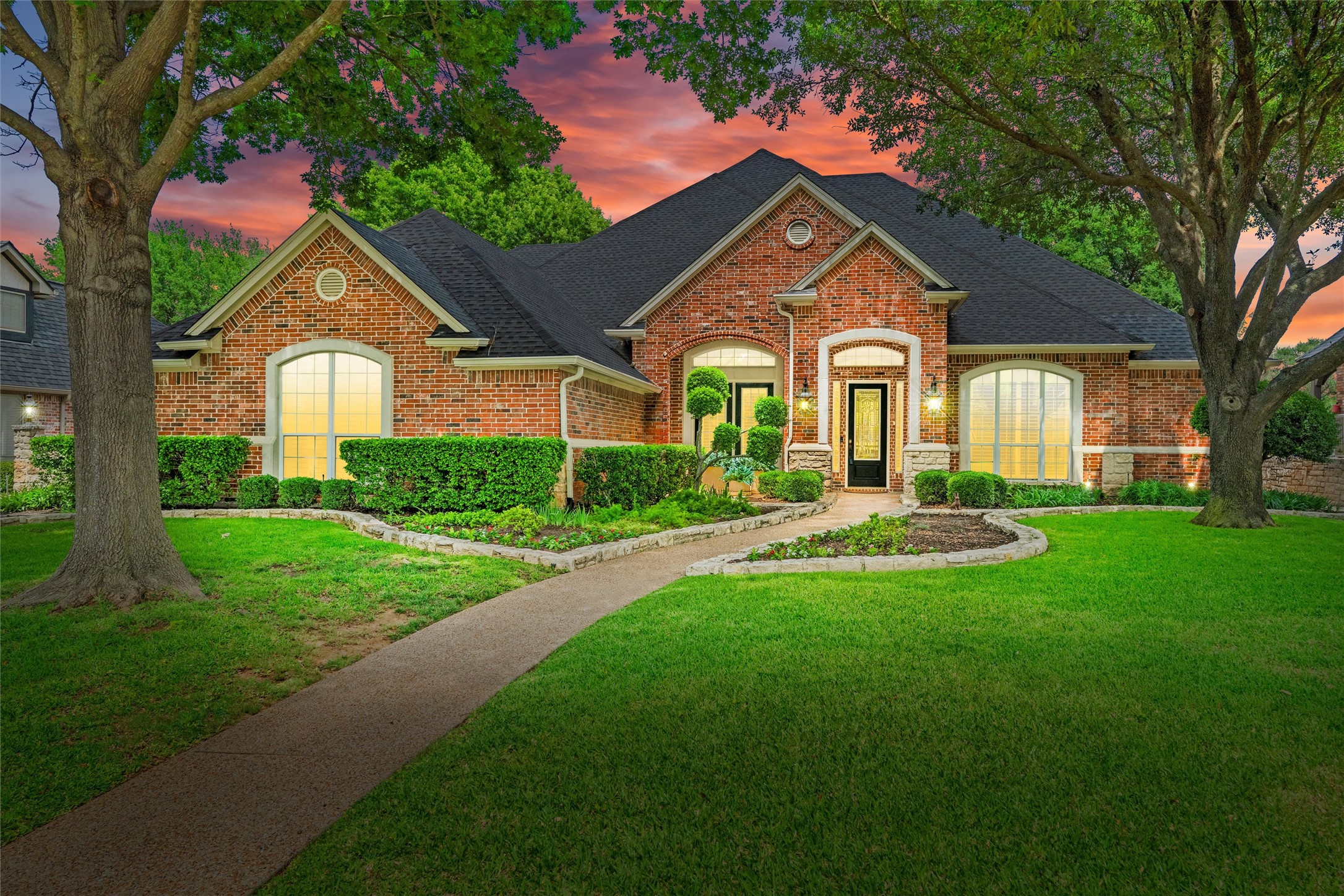 912 Walnut Falls Circle