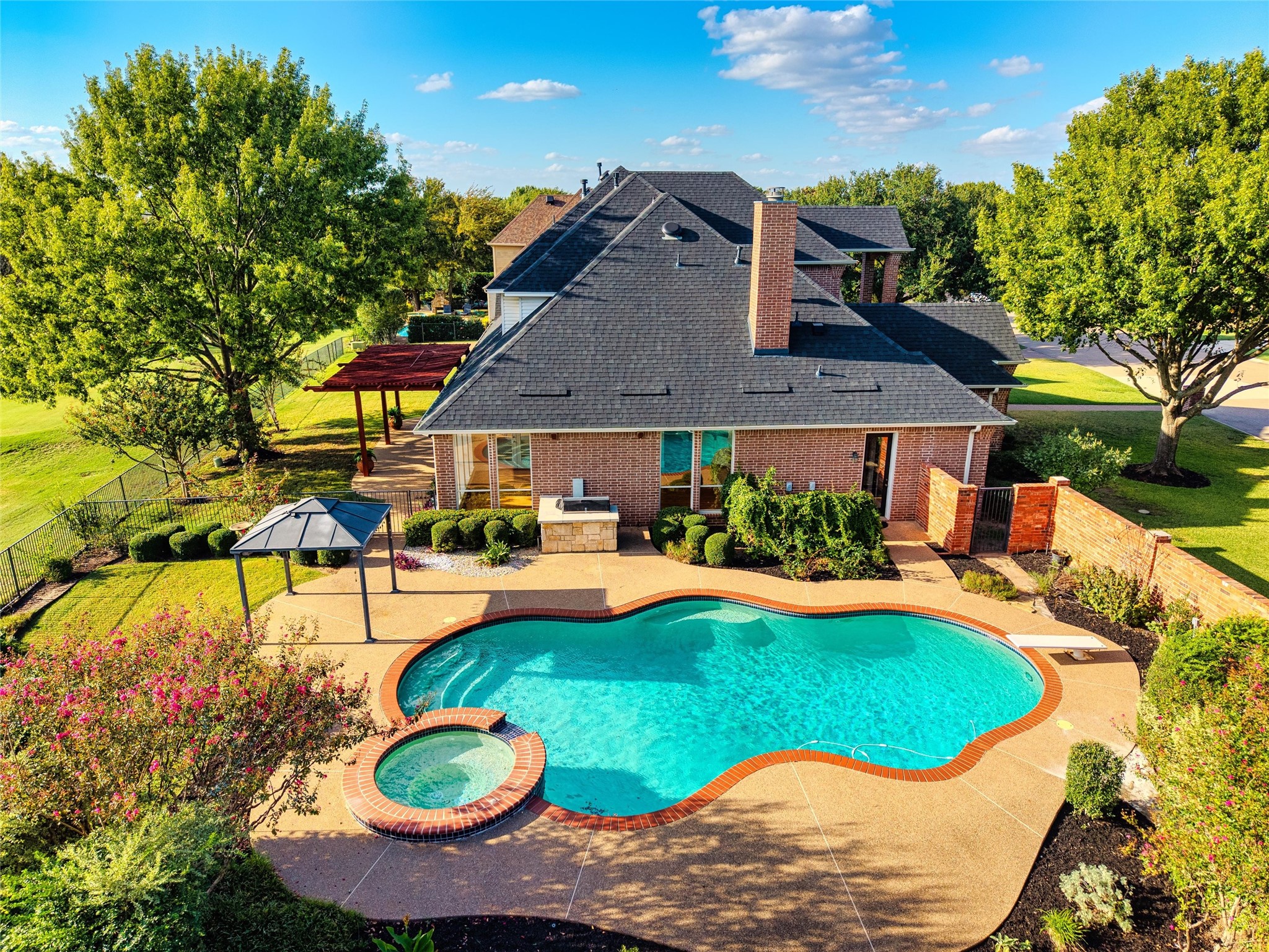 901 Walnut Falls Circle