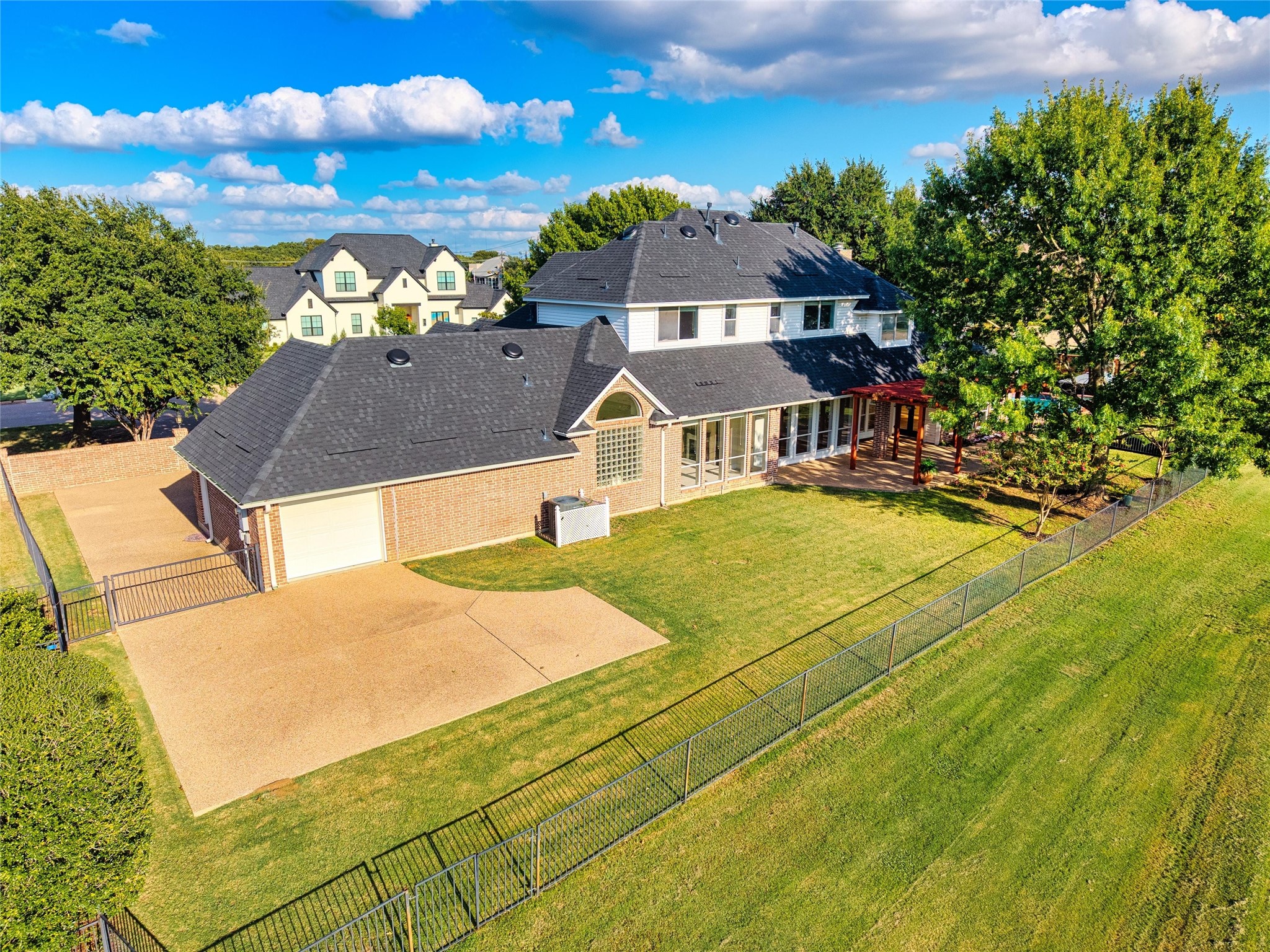 901 Walnut Falls Circle