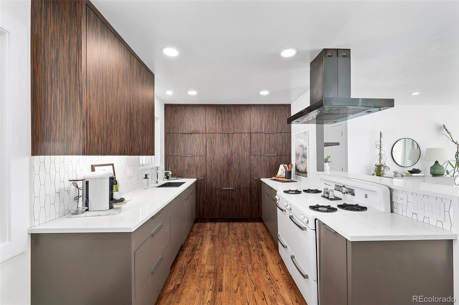 995 Salvia Street