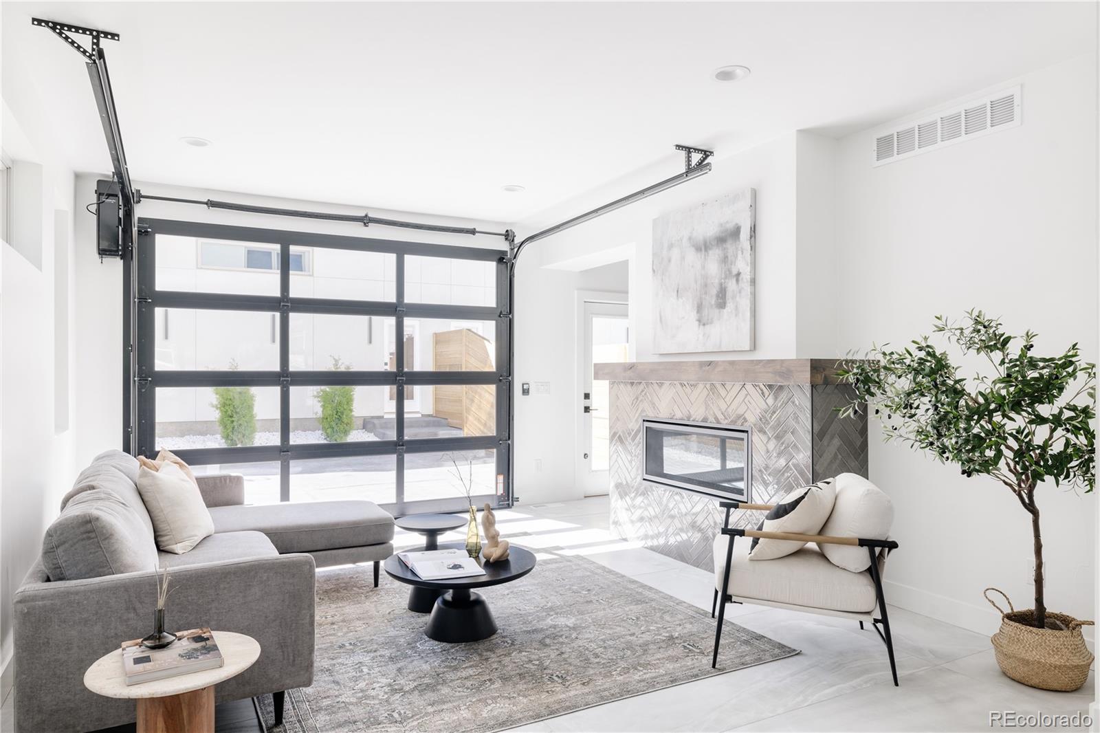 3855 Kalamath Street