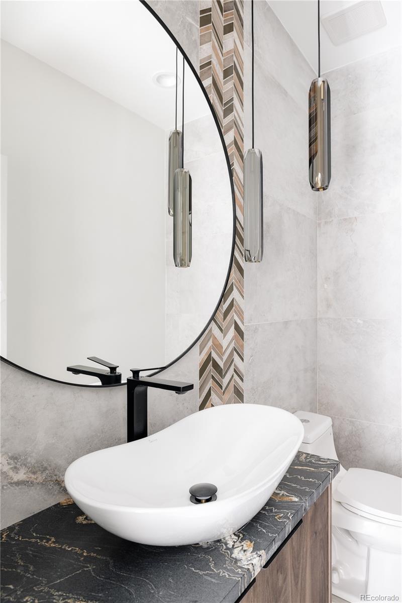 3855 Kalamath Street