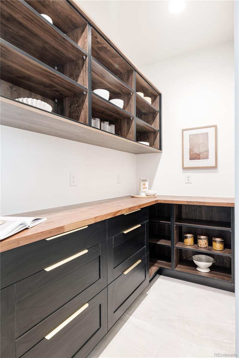 3855 Kalamath Street