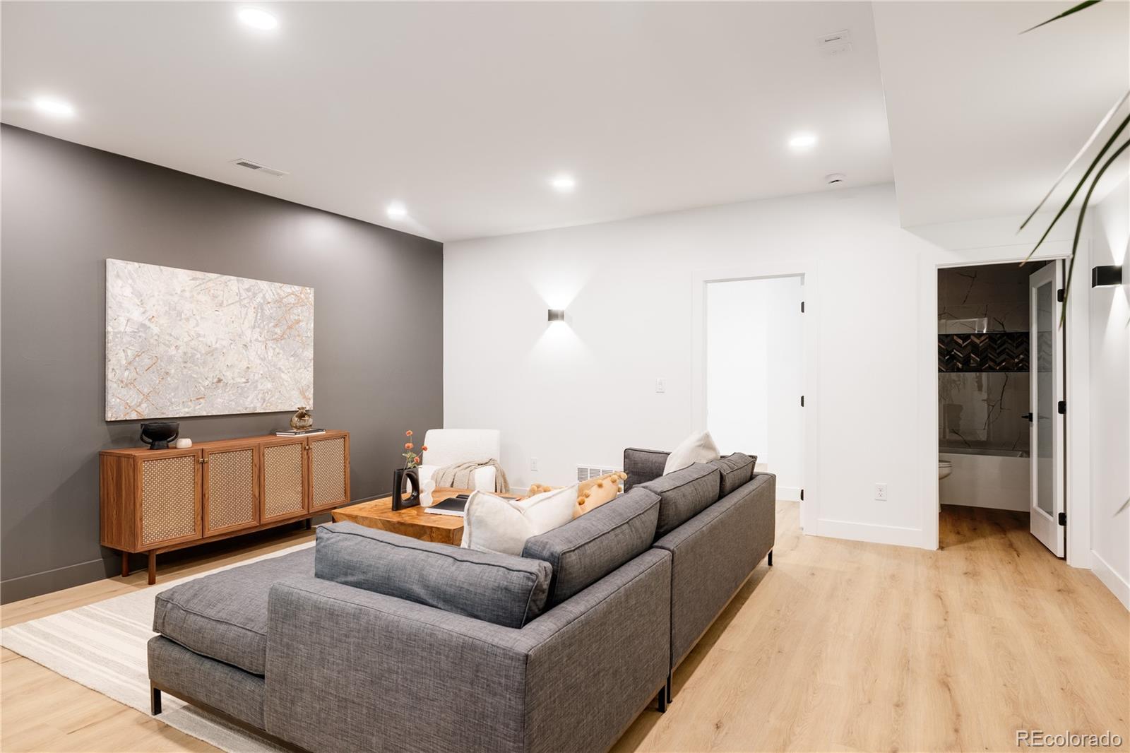 3855 Kalamath Street