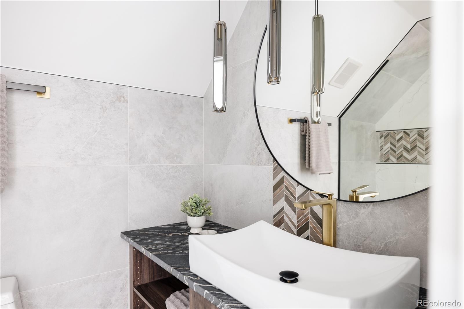 3855 Kalamath Street