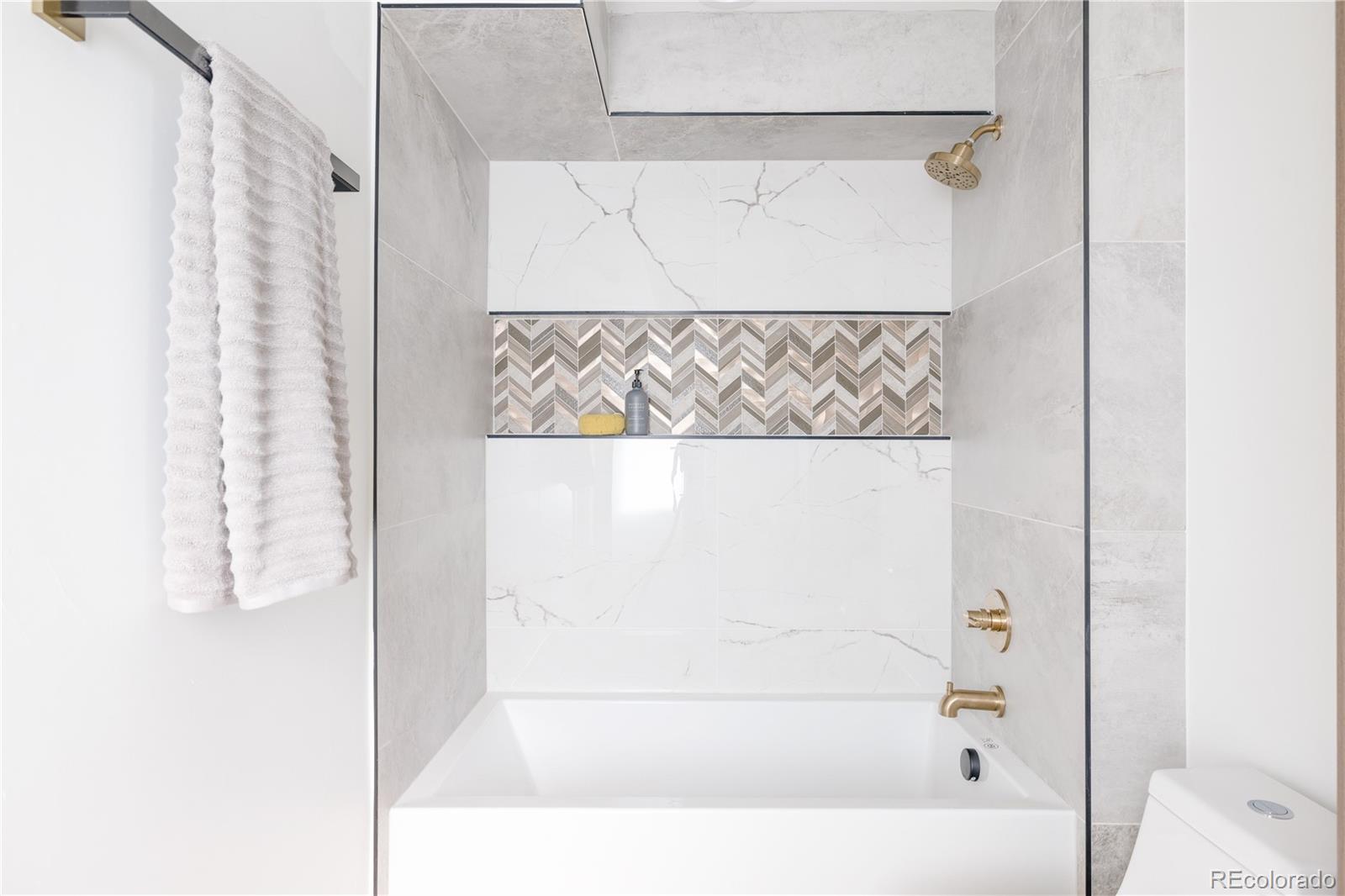 3855 Kalamath Street