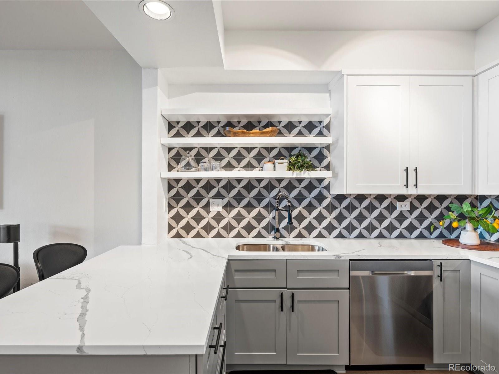 345 Fillmore Unit: 407