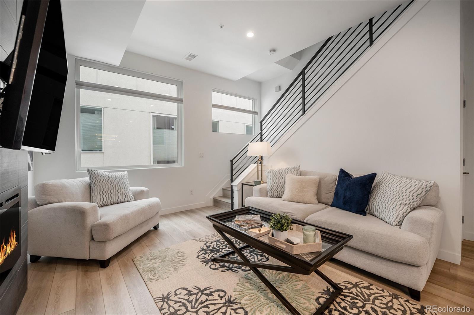 1612 Irving Unit: 3