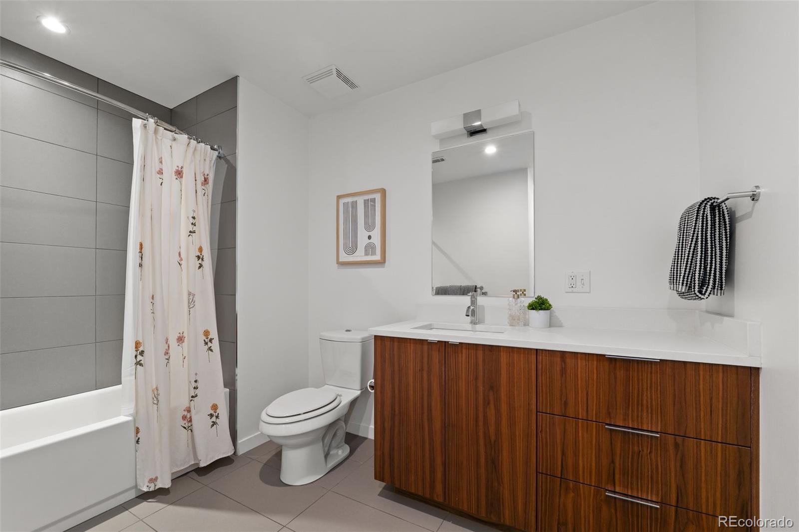 3233 Tejon Street Unit: 305