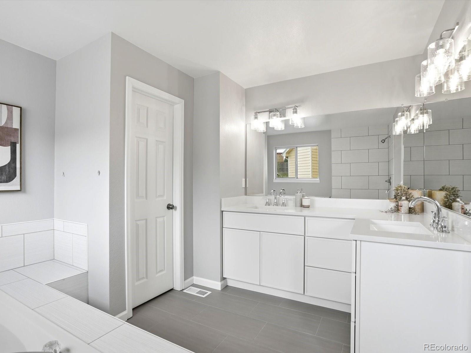 6429 Devinney Street