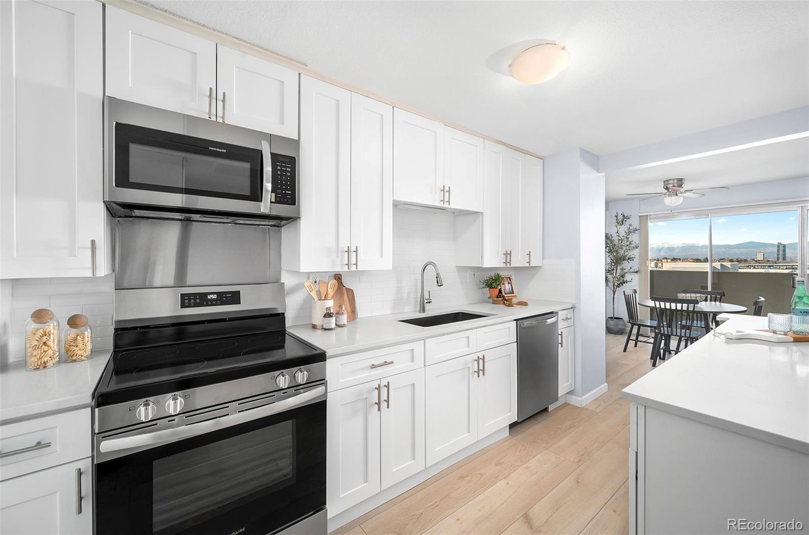 2 Adams Street Unit: 905