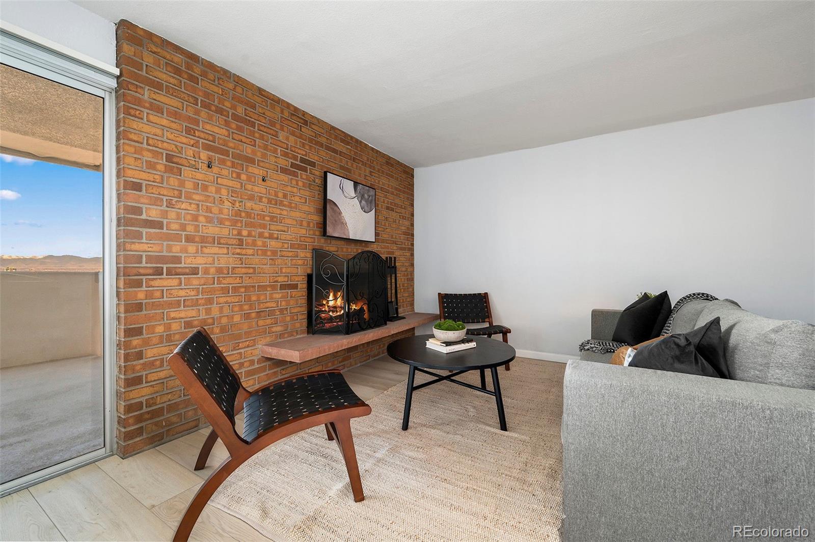 2 Adams Street Unit: 905