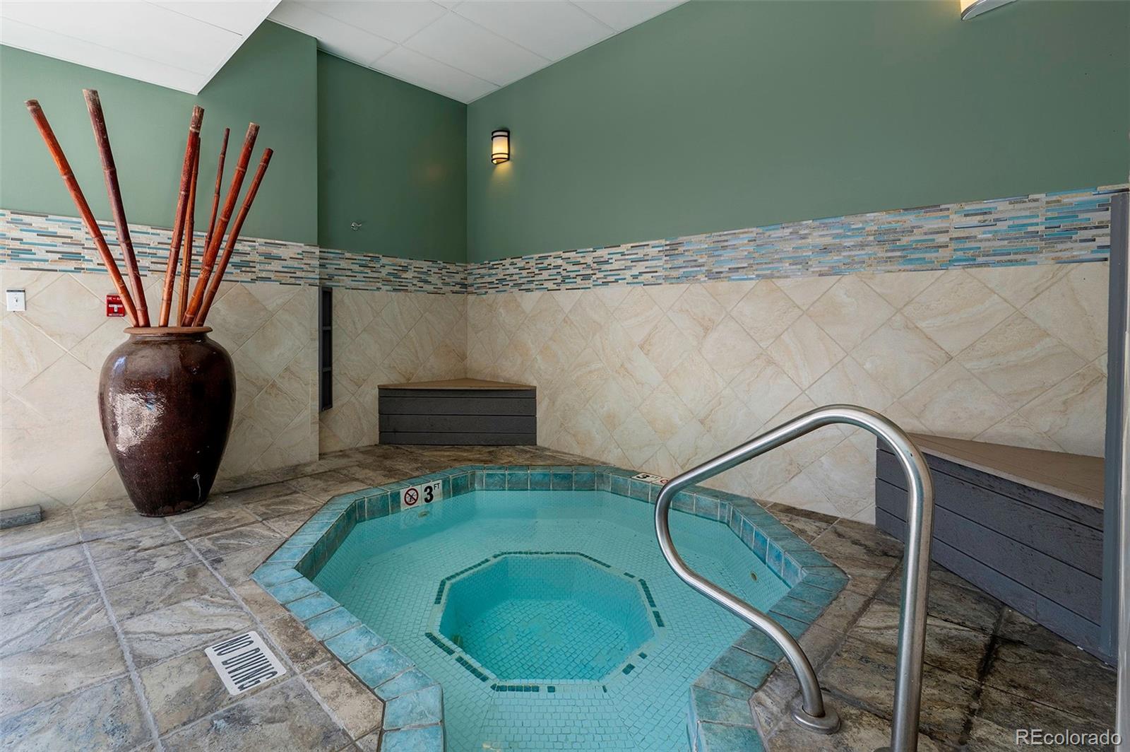 2 Adams Street Unit: 905