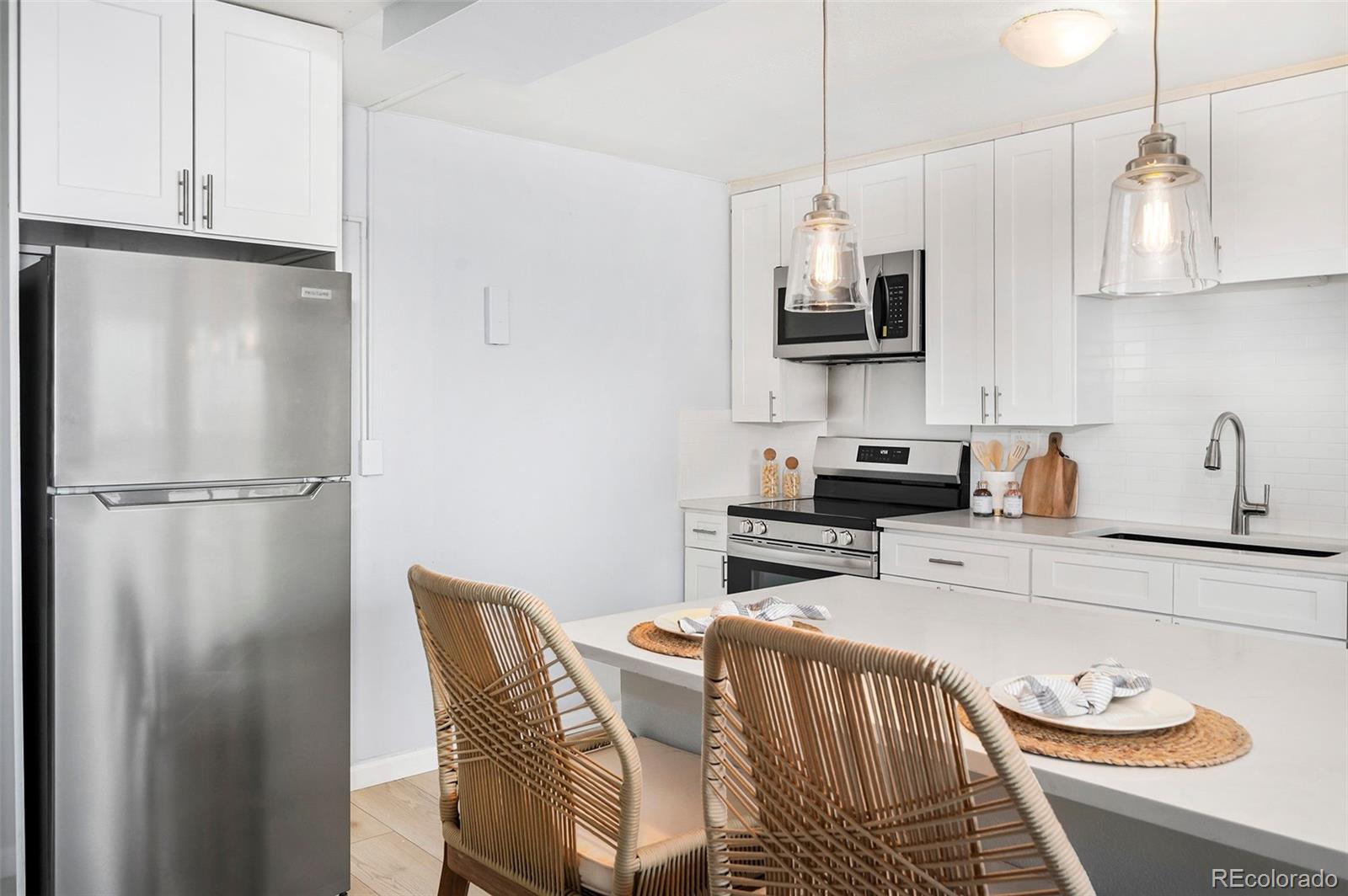 2 Adams Street Unit: 905