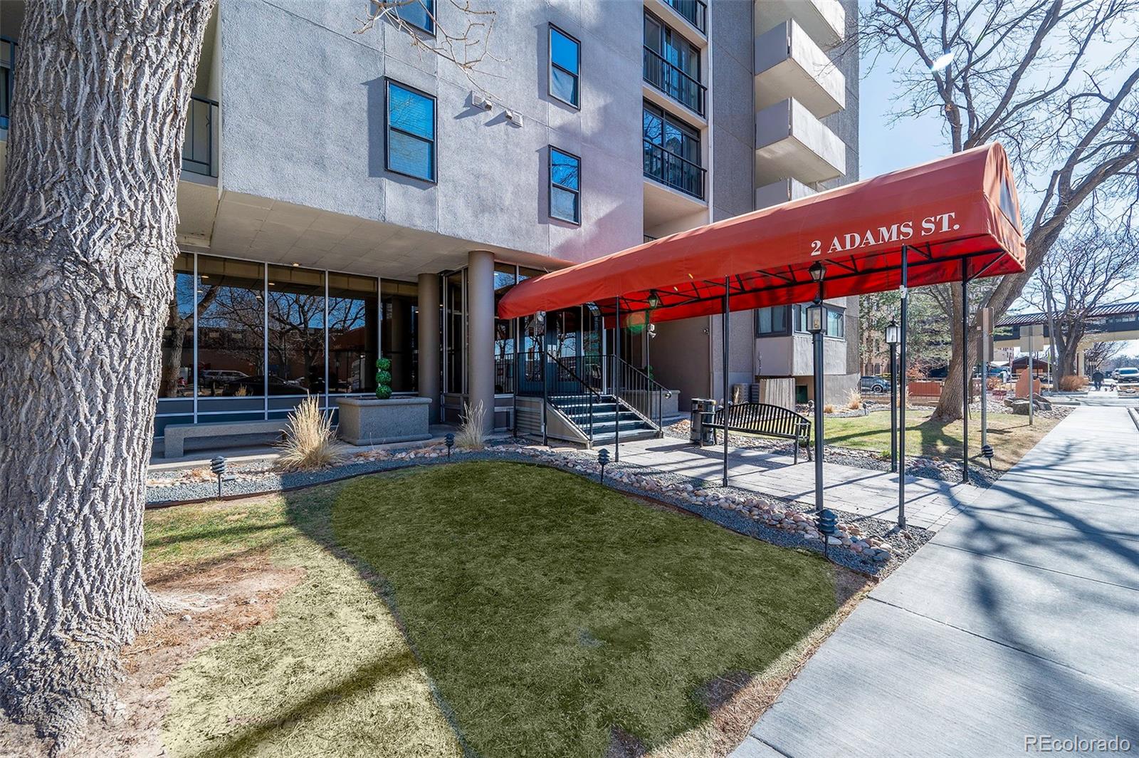 2 Adams Street Unit: 905