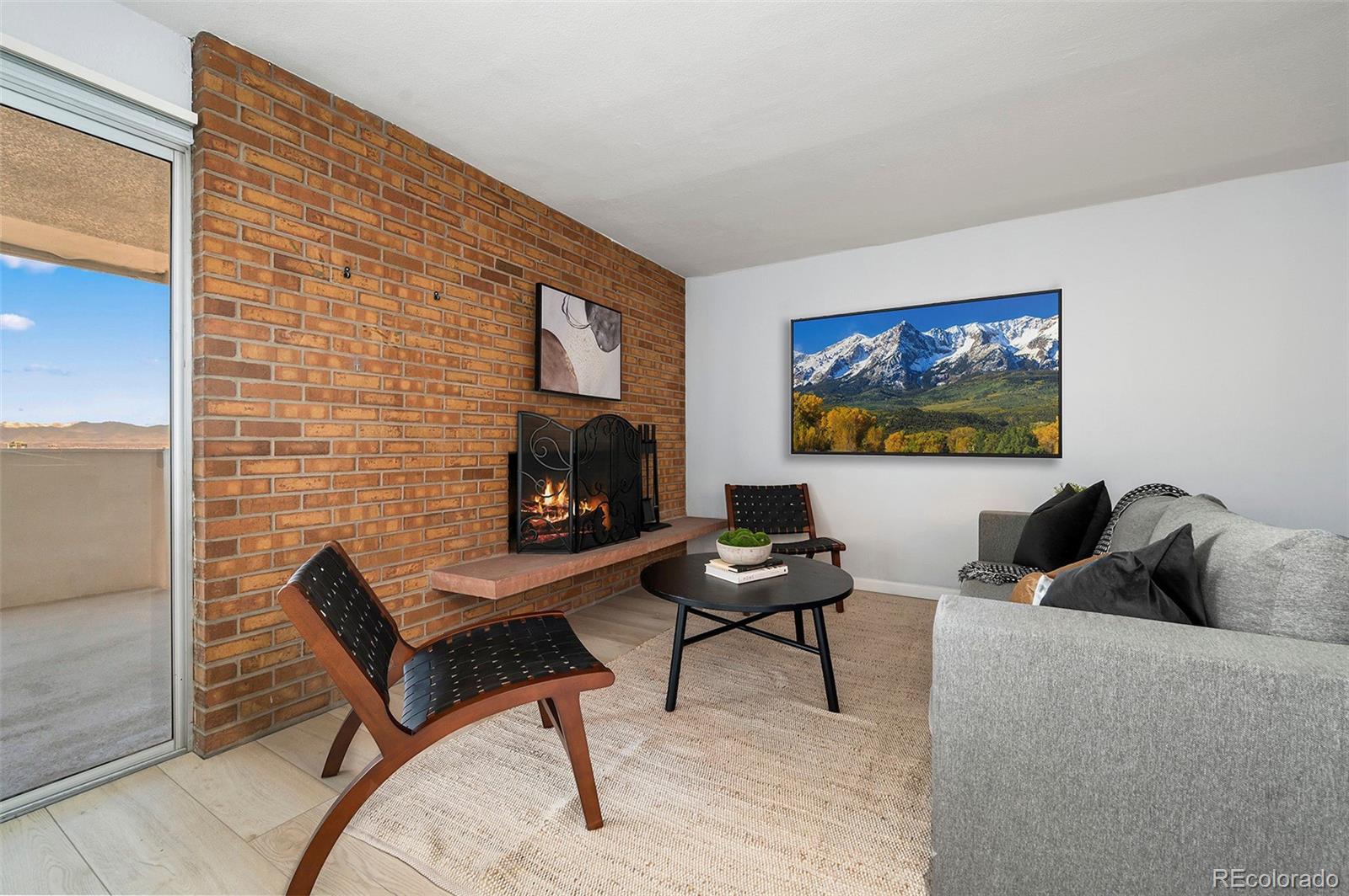 2 Adams Street Unit: 905