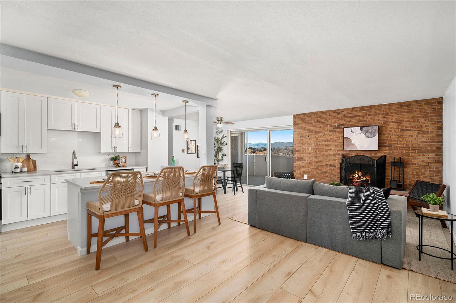 2 Adams Street Unit: 905