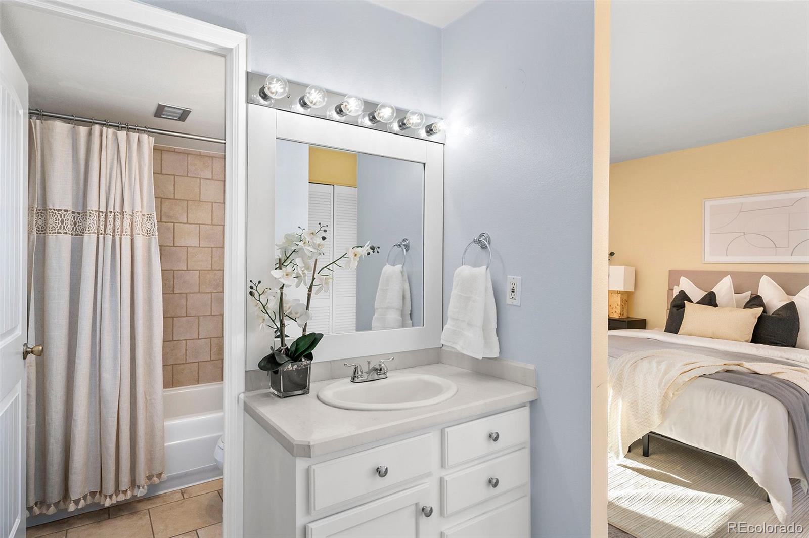 2 Adams Street Unit: 905