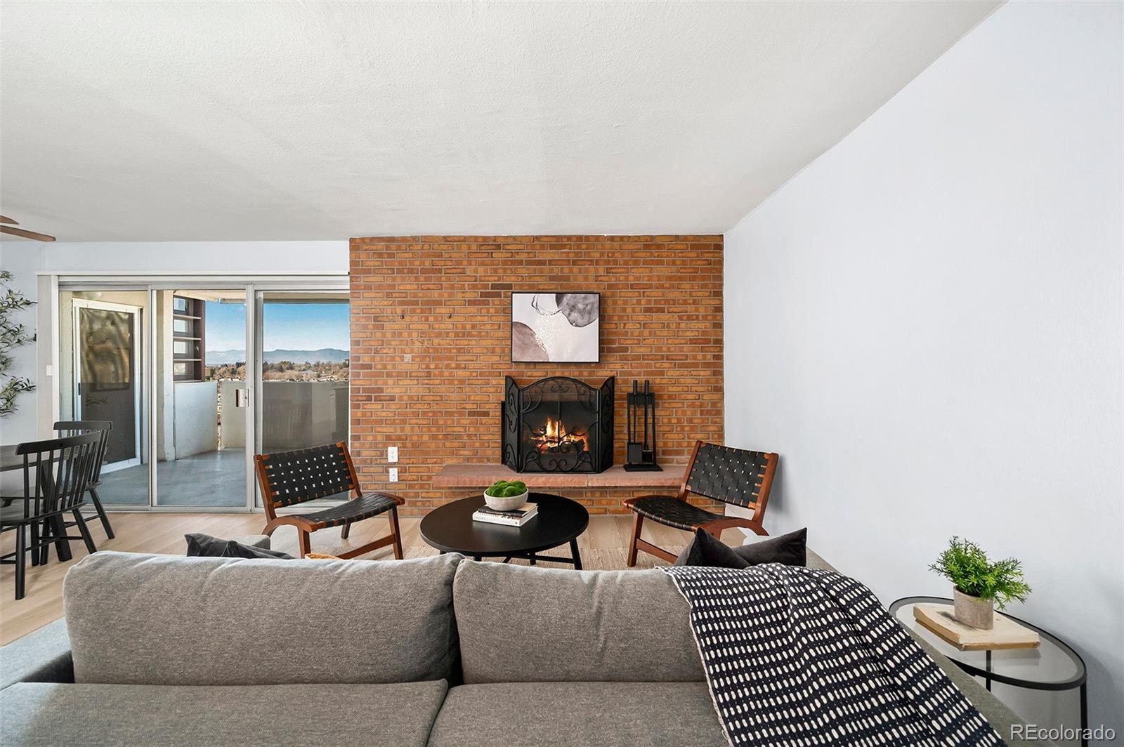 2 Adams Street Unit: 905