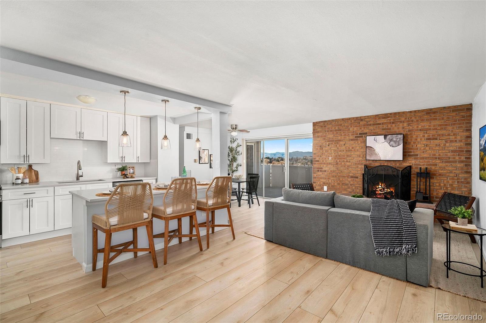 2 Adams Street Unit: 905