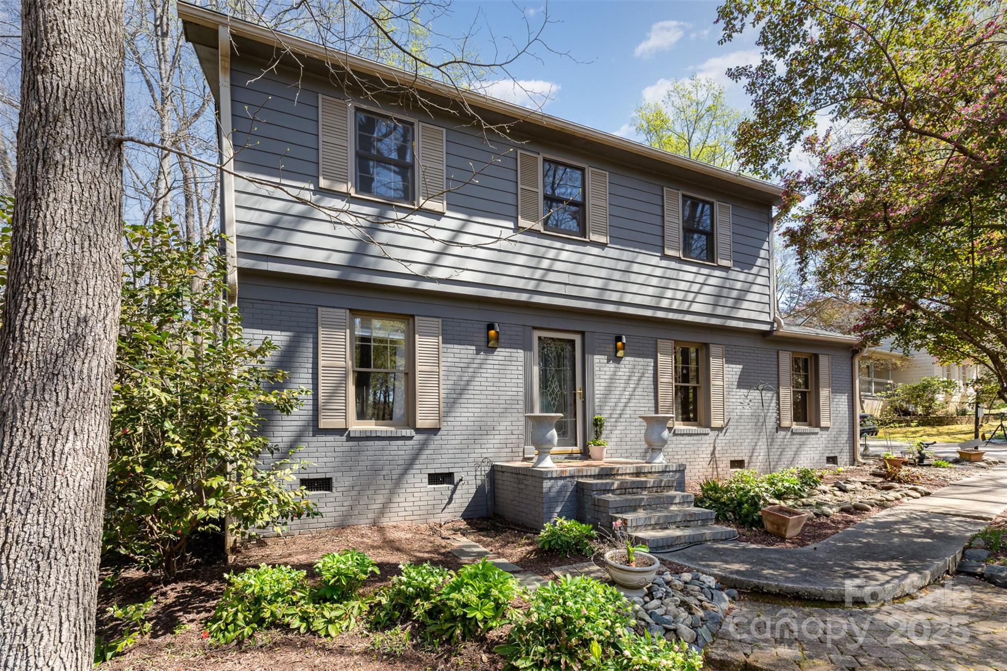 929 Autumnwood Lane